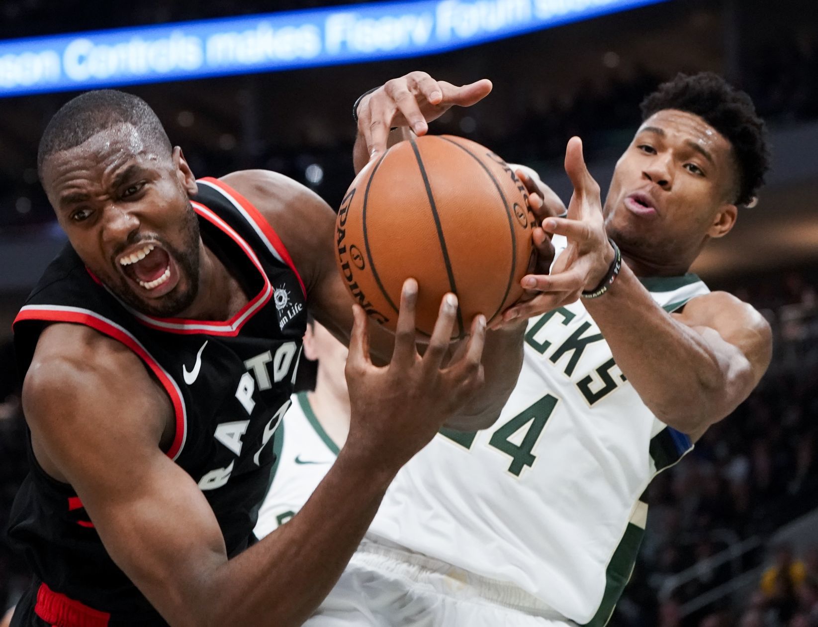 Bucks 125, Raptors 103